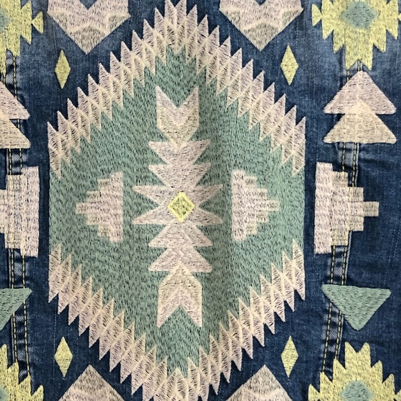 LuLaRoe Jaxon Denim Jean Jacket NWT Aztec Embroidery S - Picture 5 of 7